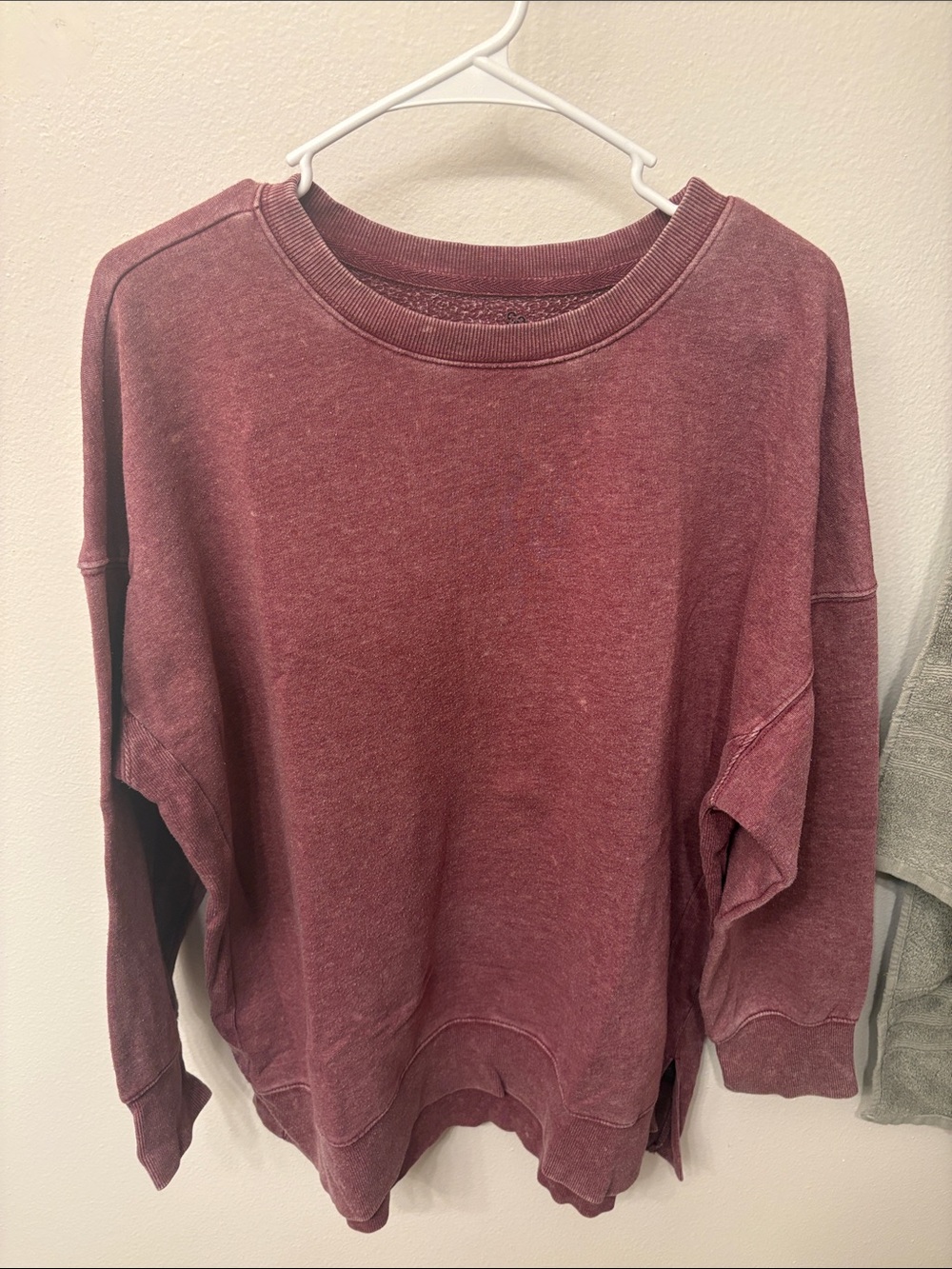 SO Women's Washed Berry Crewneck Sweater